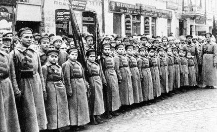 Ukraińscy chłopcy ze szkoły kadetów, którzy wzięli udział w manewrach w Charkowie (Ukraina, 1923 r.)