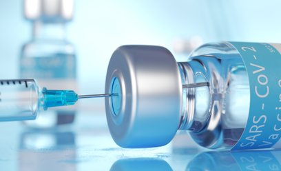 Klara Klinger: W sprawie szczepionek na COVID-19 rząd podstawia sobie nogę