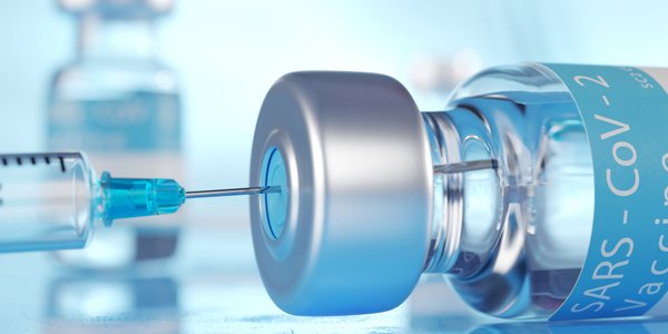 Klara Klinger: Rząd w sprawie szczepionek na COVID-19 podstawia sobie nogę