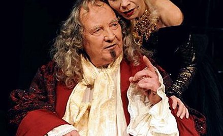 Maria Ciunelis (Anna Austriaczka) z Ignacym Gogolewskim (kardynał Mazarin) w spektaklu „Diabeł w pur