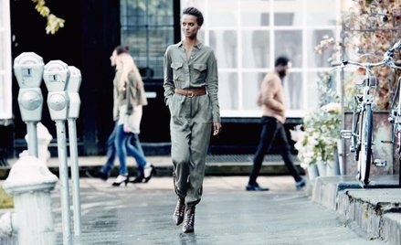 H&M przeprasza za nową kolekcję. Przypomina stroje kobiet walczących w Iraku