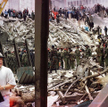 Nairobi, 7 sierpnia 1998 roku. Mury ambasady runęły wielkimi blokami na ziemię. Zabici pracownicy wc
