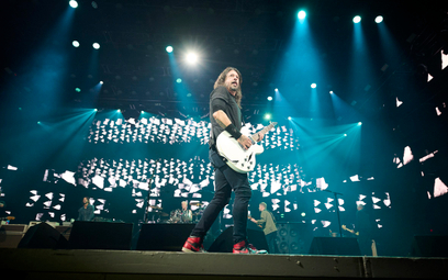 Dave Grohl na czele Foo Fighters, która sprzedała blisko 40 mln albumów. Wcześniej w Nirvanie