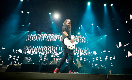 Dave Grohl na czele Foo Fighters, która sprzedała blisko 40 mln albumów. Wcześniej w Nirvanie