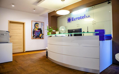 Eurotel, OEX: Luźniej w salonach