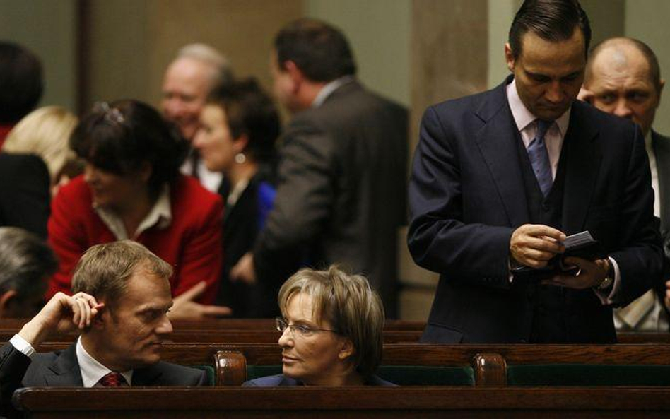 Premier to ubogi krewny swoich ministrów