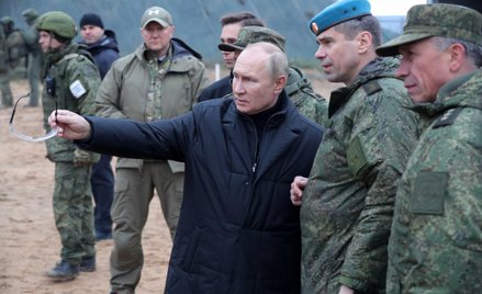 Putin wizytował zmobilizowanych. "600 pocisków, pięć granatów"
