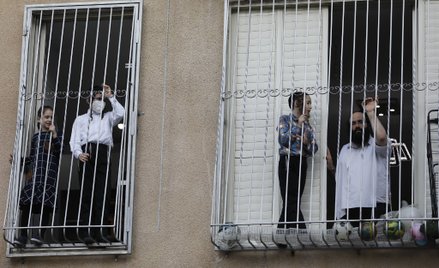 Policja w Izraelu otoczyła miasto. Ewakuacja starszych