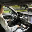 Jazda BMW po torze czy autostradzie to jedno z łatwiejszych zadań dla systemu kierowania