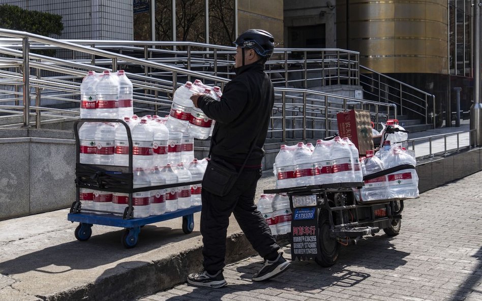 W Chinach trwa bojkot wody Nongfu Spring produkowanej przez firmę Zhonga Shanshan, najbogatszego Chi