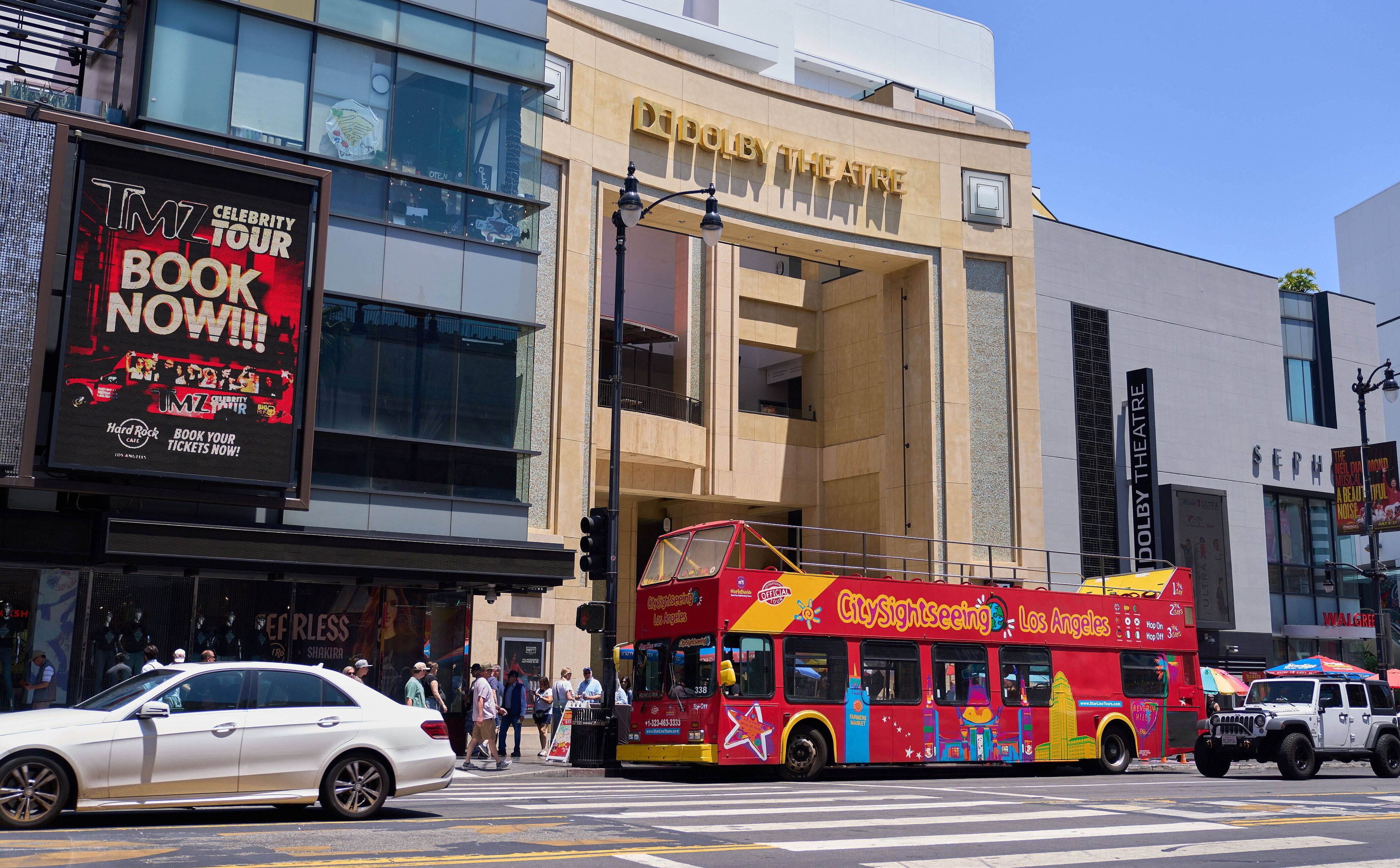 Co robią tego lata turyści ze Stanów Zjednoczonych? Czekają na okazje