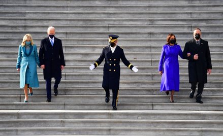 Moda na inauguracji: od rękawic Sandersa do Rolexa Bidena