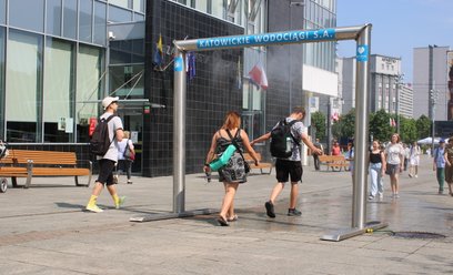 W Katowicach rozlokowano 18 kurtyn wodnych