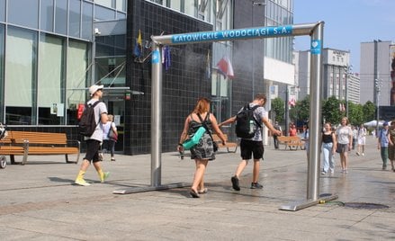 W Katowicach rozlokowano 18 kurtyn wodnych