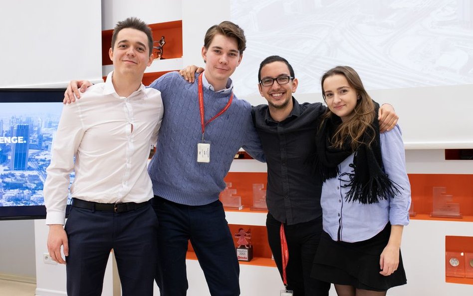 Finaliści z Europy Środkowej – od lewej – Jan Mysłowski (SGH), Bartosz Ćwintal (UW), Sad Mehdaoui (P