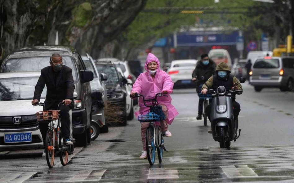 Chiny: Liczba nowych zakażeń koronawirusem spada