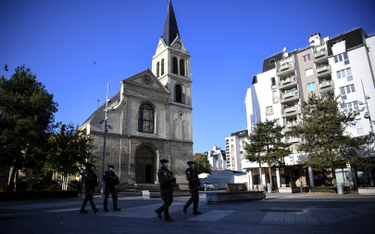 Francja: Politycy apeluję o otwarcie kościołów