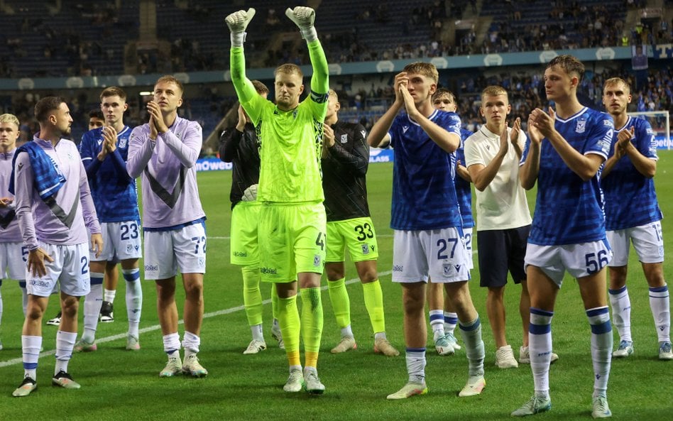 Zawodnicy Lecha Poznań po wygranym meczu z KRC Genk