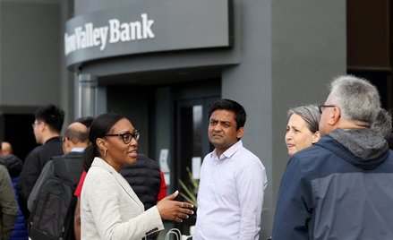 Bank SVB upadł, gdy klienci rzucili się do wycofywania depozytów