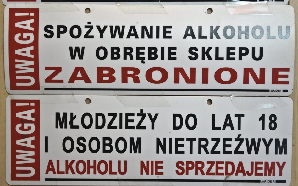 Projekt nowelizacji ustawy regulującej rynek alkoholu skupia się niemal wyłącznie na walce z tzw. al