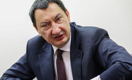 Bogusław Grabowski w wielu sprawach ma rację, jednak jego butny i osądzający sposób wypowiadania opi