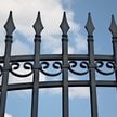 Podatek od ogrodzeń to fikcja? Resort finansów odpowiada na medialne doniesienia