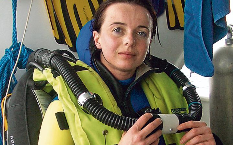 Agnieszka Bernaciak, płetwonurek z Bałtyckiego Przedsiębiorstwa Nurkowego Explorer