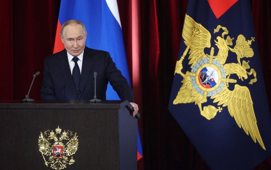 Indie i Chiny wracają po rosyjską ropę. Putin znów sięga po broń gazową