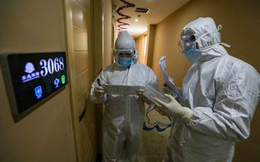 Chiny: Poprawa u pacjentów z koronawirusem po lekach na HIV