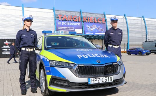 Nowe oznakowanie radiowozów