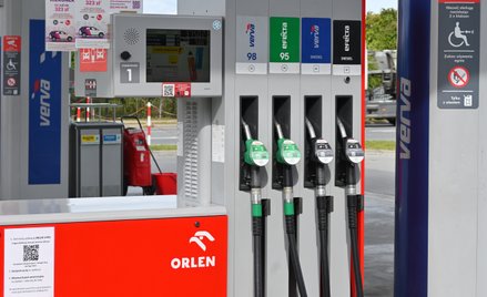 Benzyna po 6,03 zł, diesel 7,07 zł. Rząd ustalił maksymalne stawki na weekend i poniedziałek
