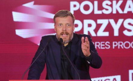 Wątpliwe ekstra pieniądze dla członków zarządu Razem