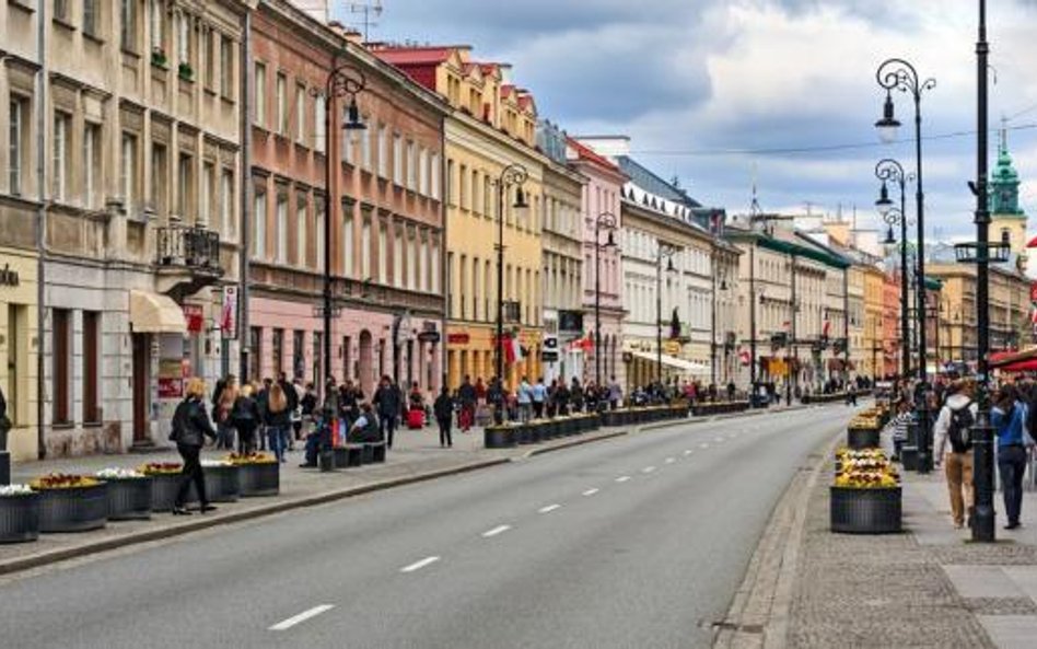 Długa jadłodajnia dla turystów