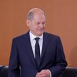 Kanclerz Olaf Scholz (na zdjęciu podczas rozmowy z rzecznikiem rządu Steffenem Hebestreitem) jest co