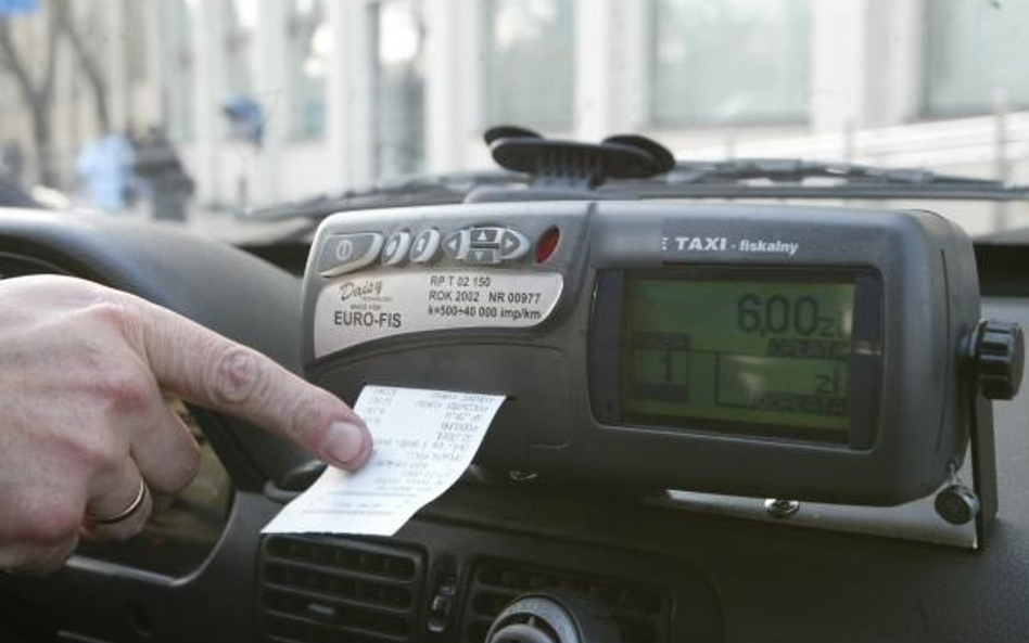 Taksówkarz nie rejestruje w kasie każdej transakcji