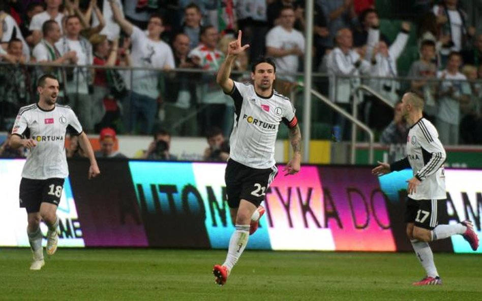 Jagiellonia dobrze gra na wyjazdach. Legię czeka trudne zadanie. Na zdjęciu (od lewej): Michał Kucha