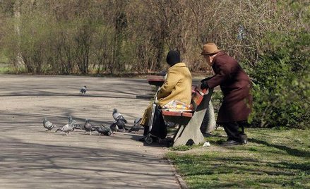Można wystąpić do ZUS o przyznanie tzw. emerytury powszechnej, jednak warunki są inne dla urodzonych