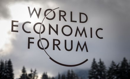 Na forum w Davos dowiedzą się o "wymazywaniu Wałęsy"