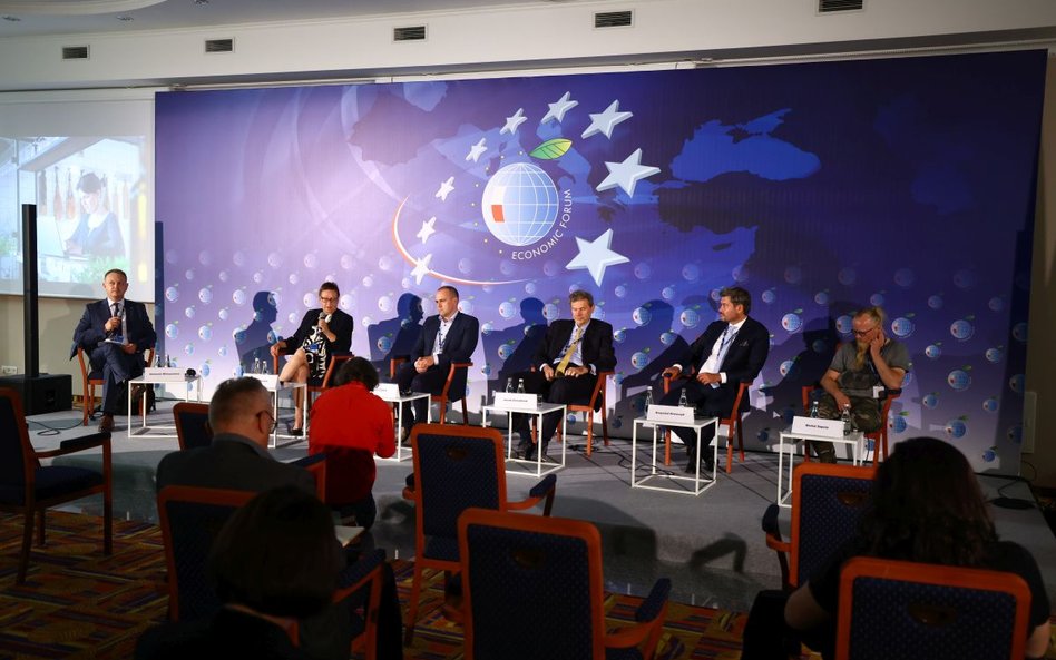 Democratisation of financial markets