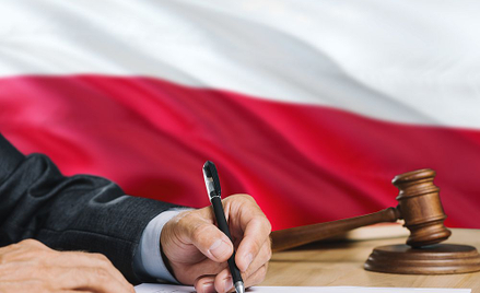 Sądy pośród politycznej burzy - bezstronność sądów podczas kampanii wyborczej komentuje Marek Domaga