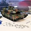 Model czołgu Hyundai Rotem K2PL zaprezentowany podczas otwarcia konferencji Defence24 Days na stadio