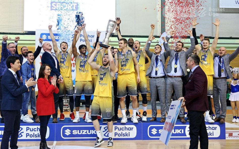 Koszykarze Agredu BMSlam Stali Ostrów Wlkp. po zdobyciu Pucharu Polski A.