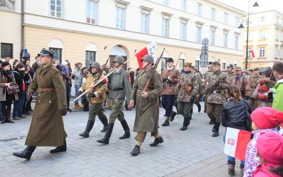 Prezydent Bronisław Komorowski zaprasza na marsz „Razem dla Niepodległej”. Na zdjęciu członkowie gru