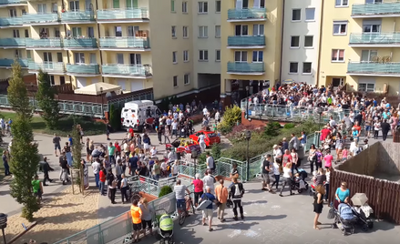 Zbierała pieniądze na chorą mamę. Nie zabiorą im zasiłku