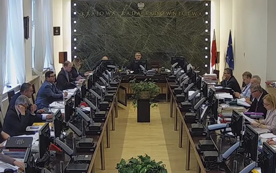 Sędziemu w internecie nie wszystko wolno. KRS określi co wypada