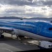 Samolot linii KLM na lotnisku Kansai w Japonii.