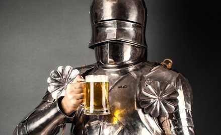 Po osiem kufli dla ośmiu wspaniałych