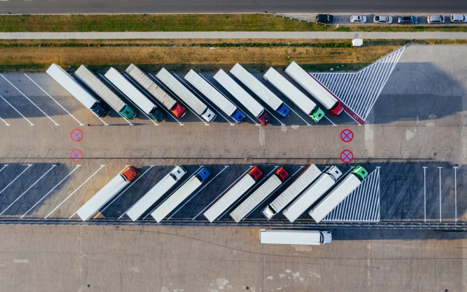 Urwało się dno transportowego rynku