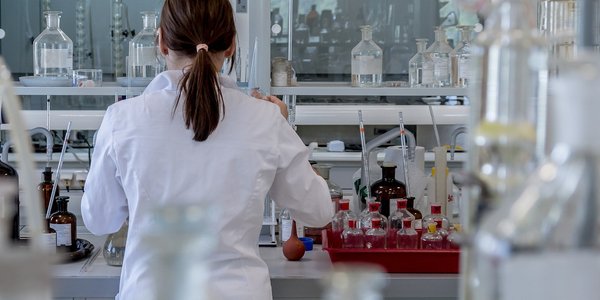 Nowa nadzieja dla pacjentów z rakiem rdzeniastym tarczycy - radioizotopowa terapia celowana