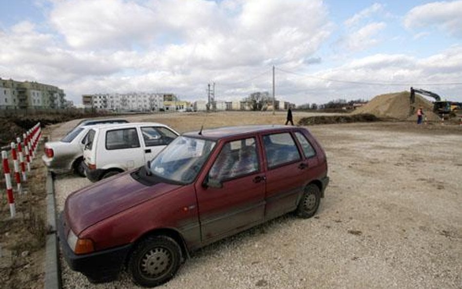Masz parking i drogę, zapłacisz 2 proc. daniny